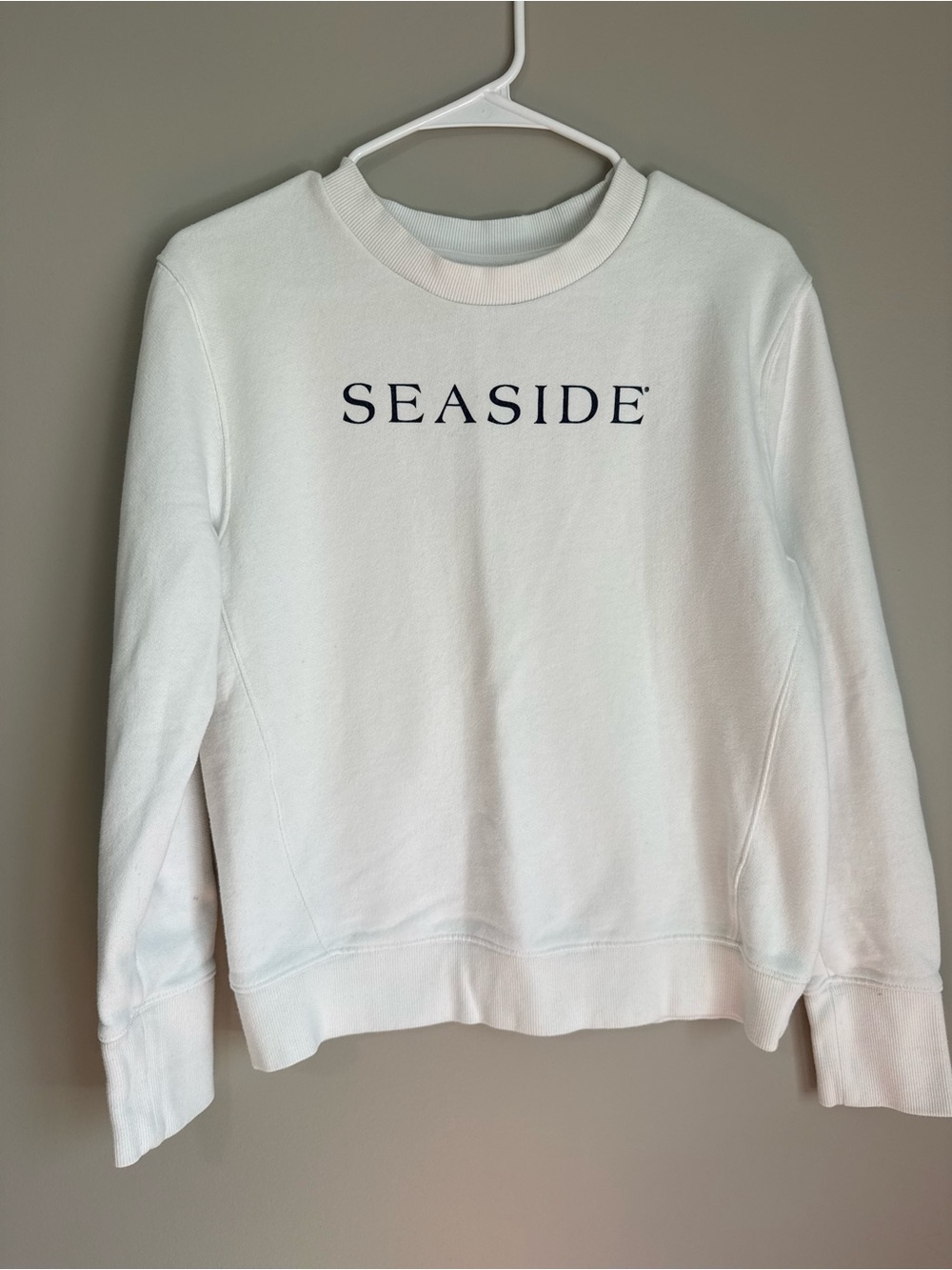 Seaside Womenâs White Crewneck Size Medium